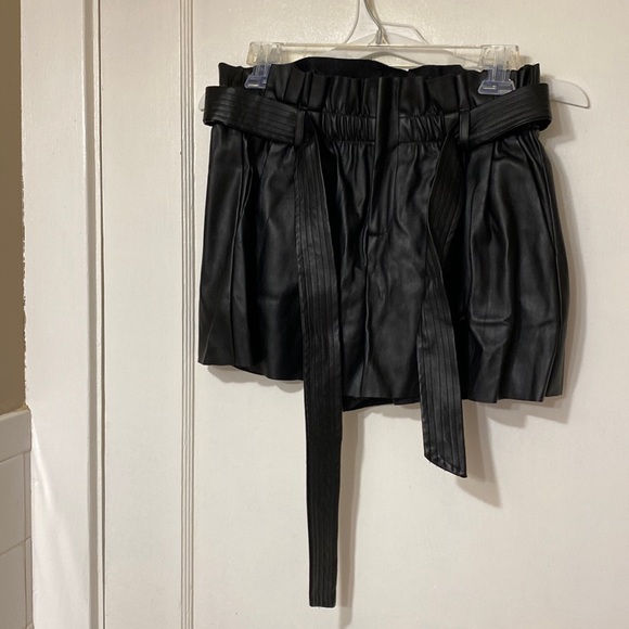 Aqua Pants - Aqua leather look shorts